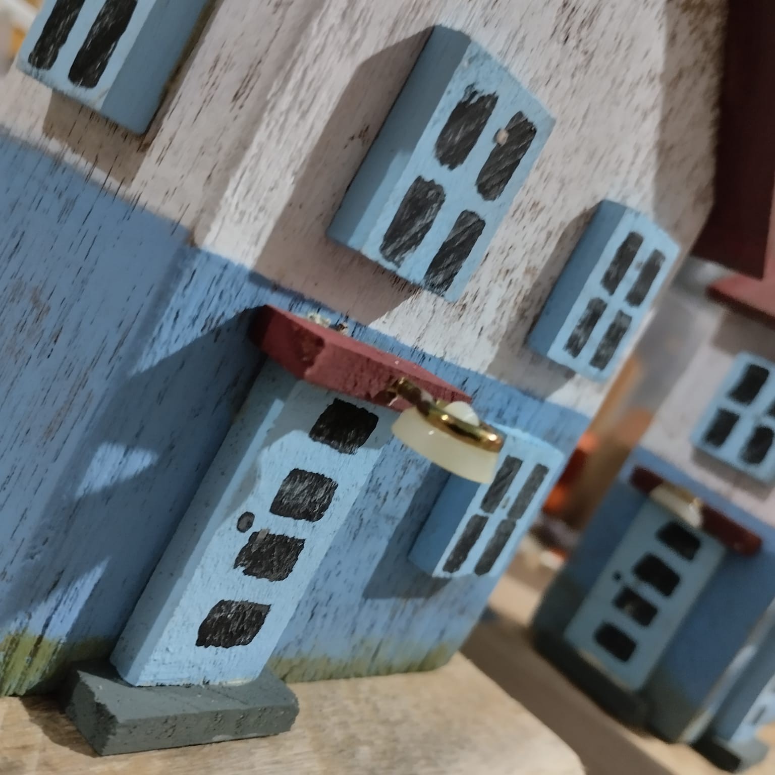 Par de aparadores tipo casinha