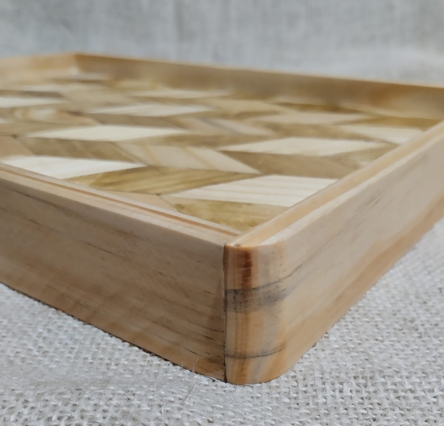 Bandeja de madeira maciça (pinus)