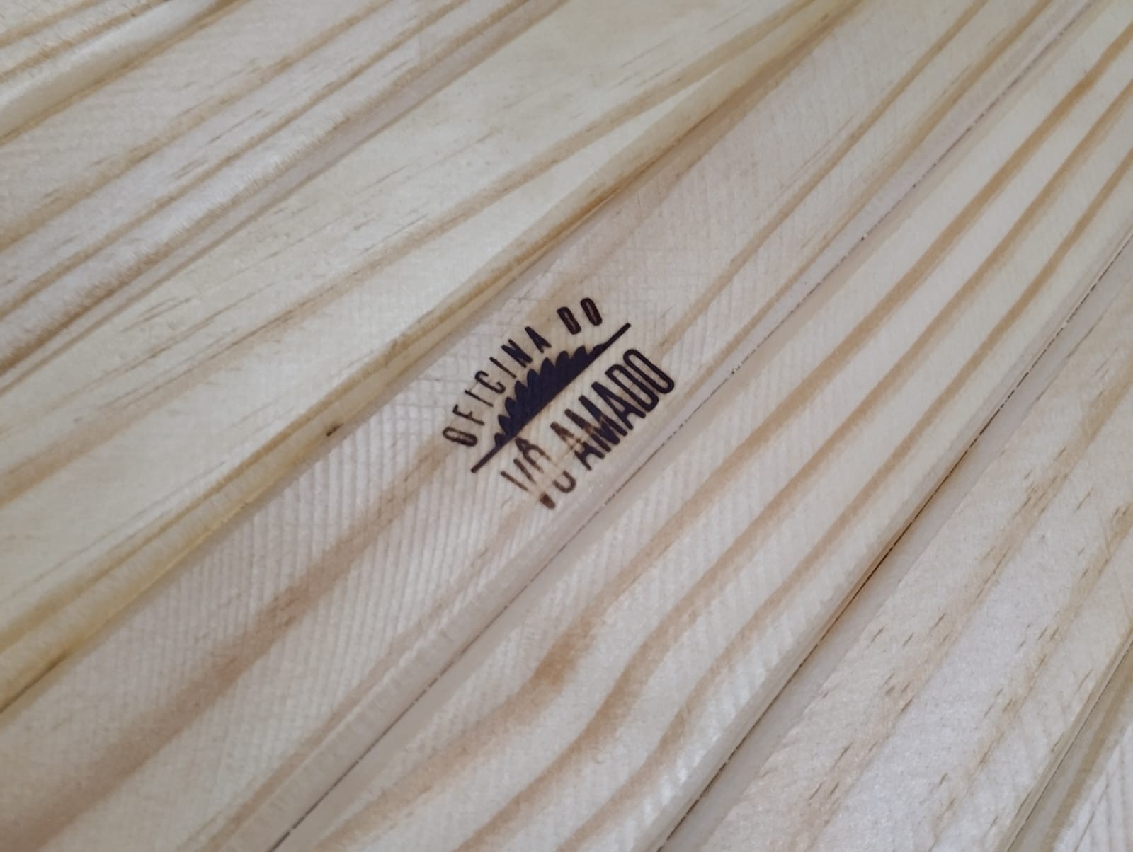 Bandeja de madeira maciça (pinus)