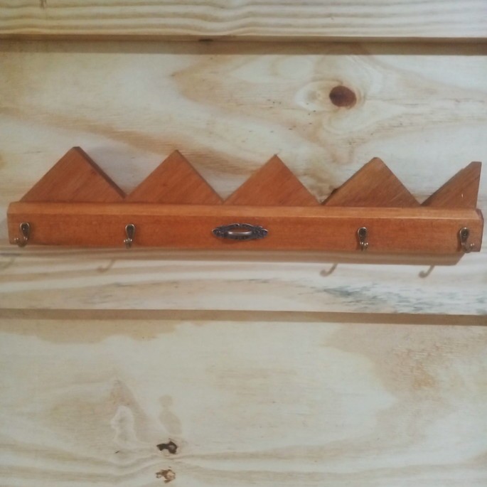 Cabideiro multiuso em eucalipto