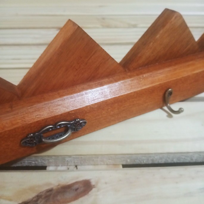 Cabideiro multiuso em eucalipto