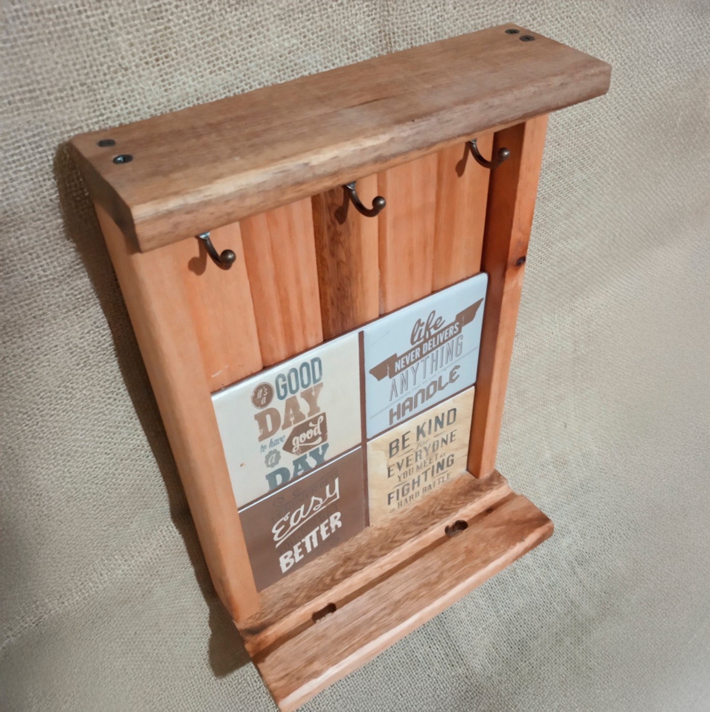 Porta-chaves com prateleira