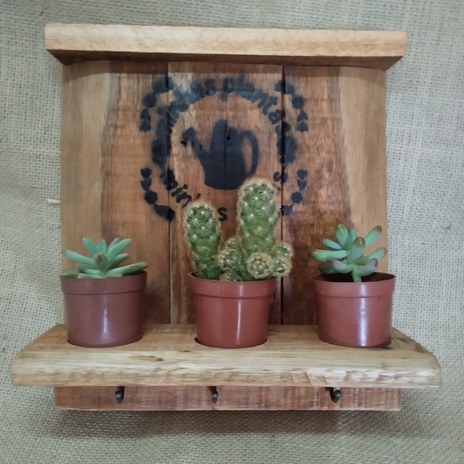 Suporte para plantas com cabideiro