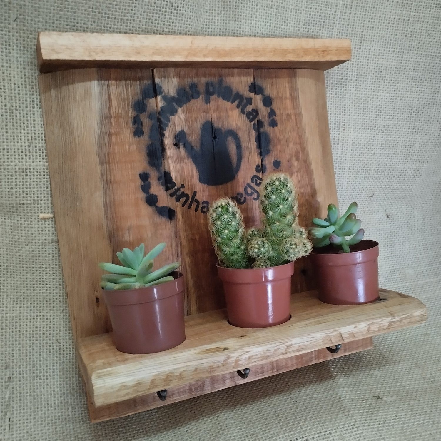 Suporte para plantas com cabideiro