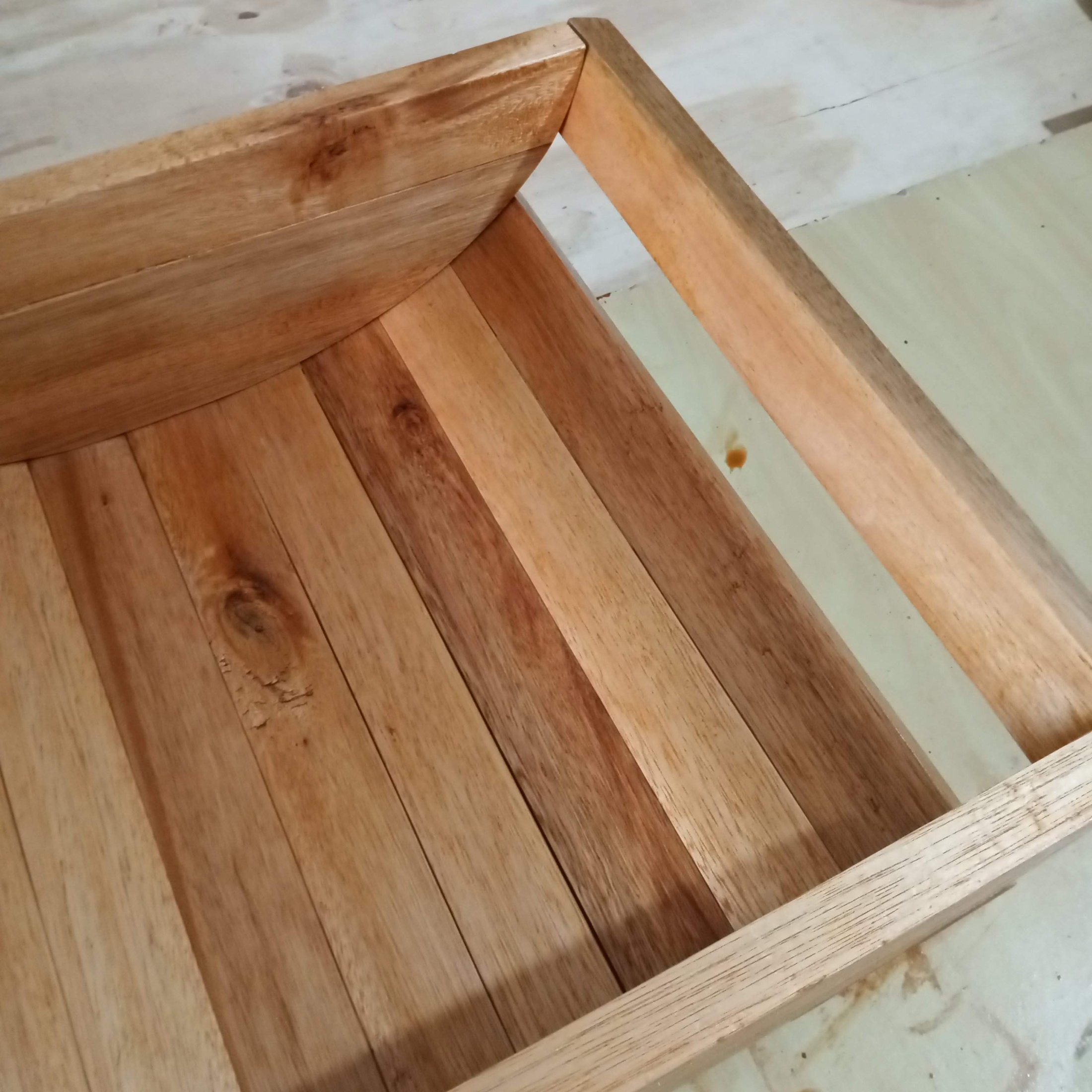 Fruteira grande em eucalipto