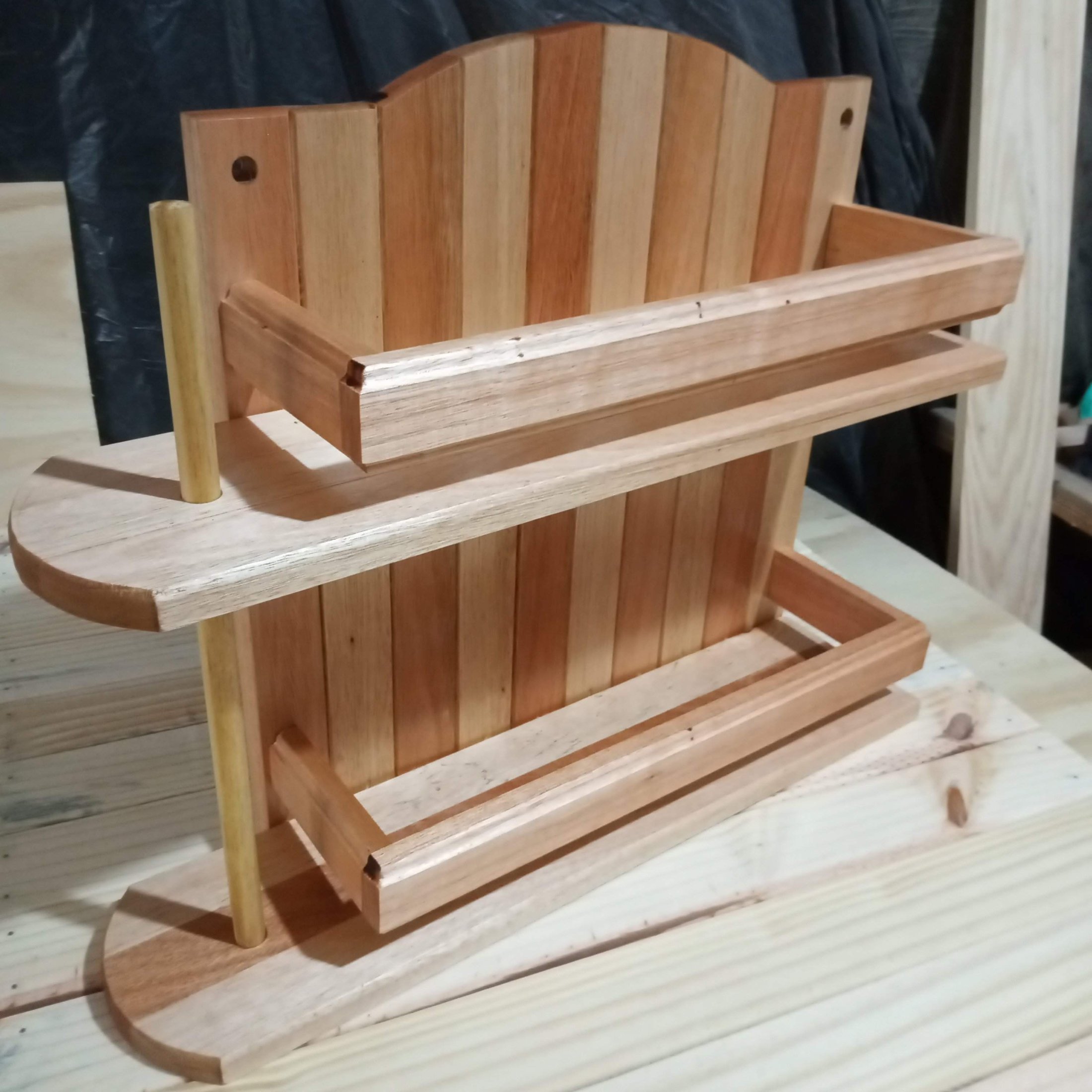 Porta-temperos em eucalipto