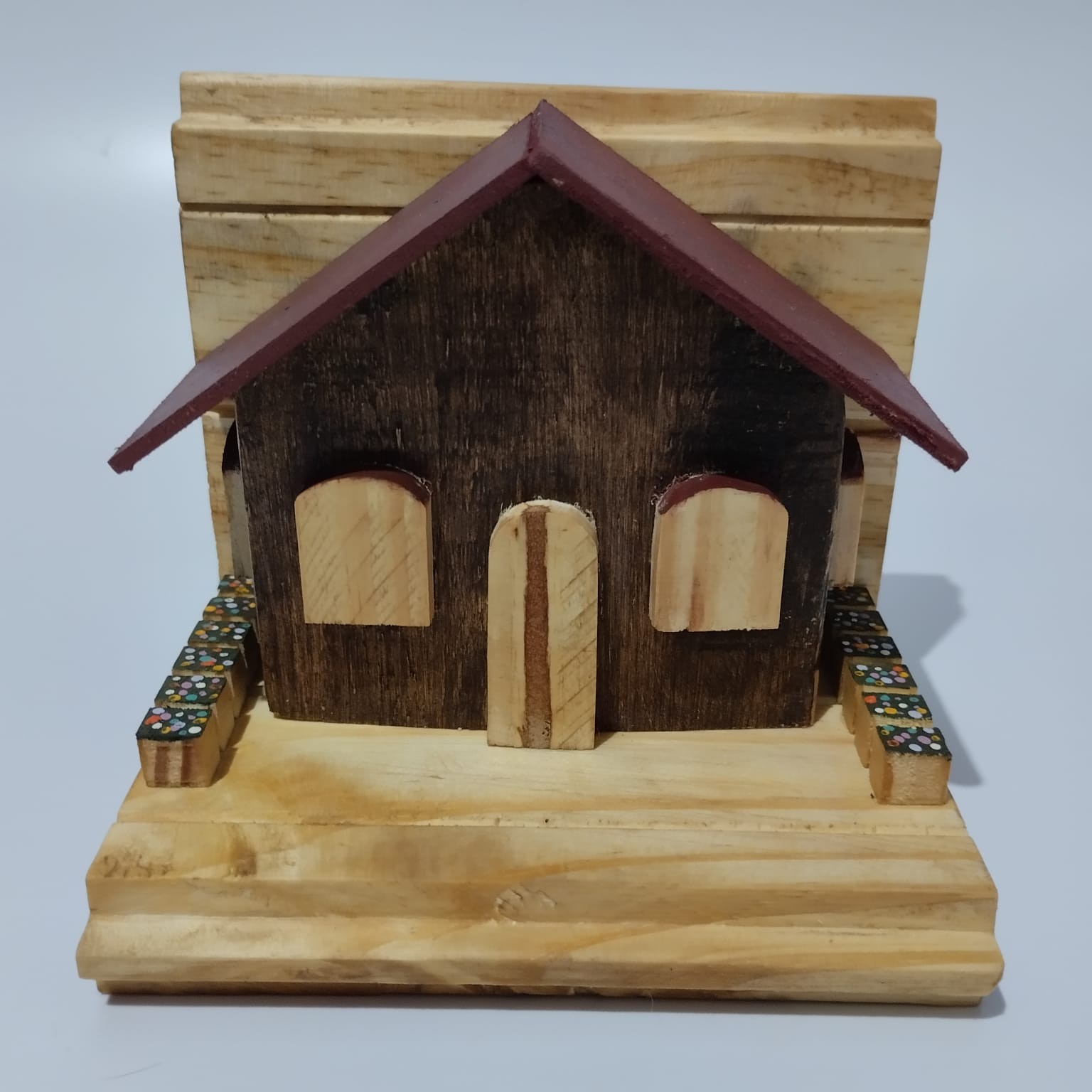 Par de aparadores tipo casinha