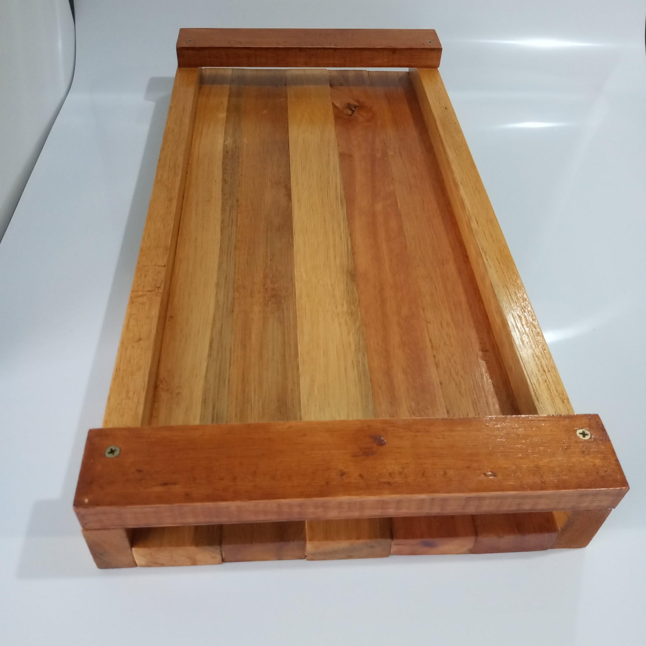 Bandeja em madeira de eucalipto