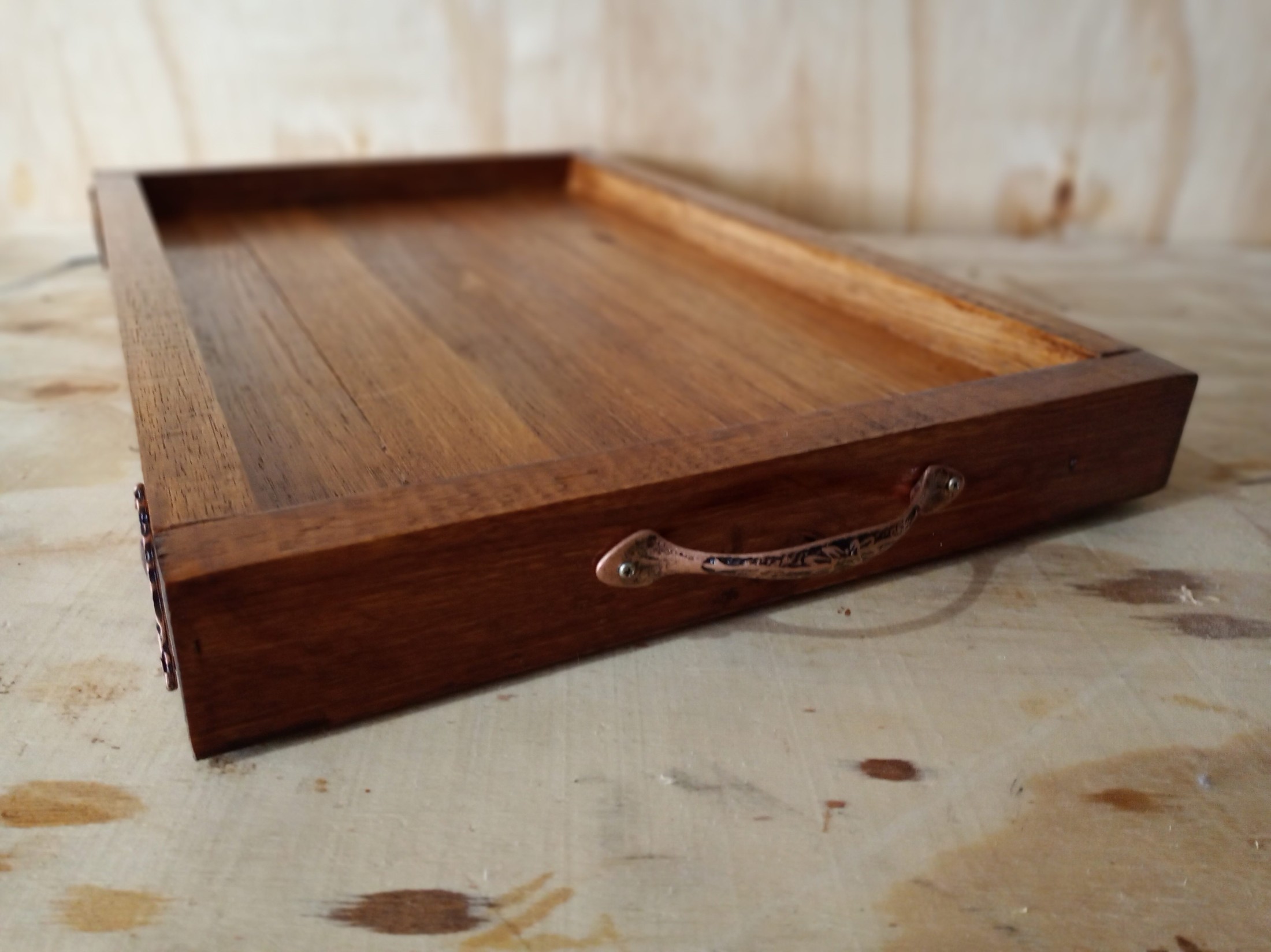 Bandeja em madeira de eucalipto