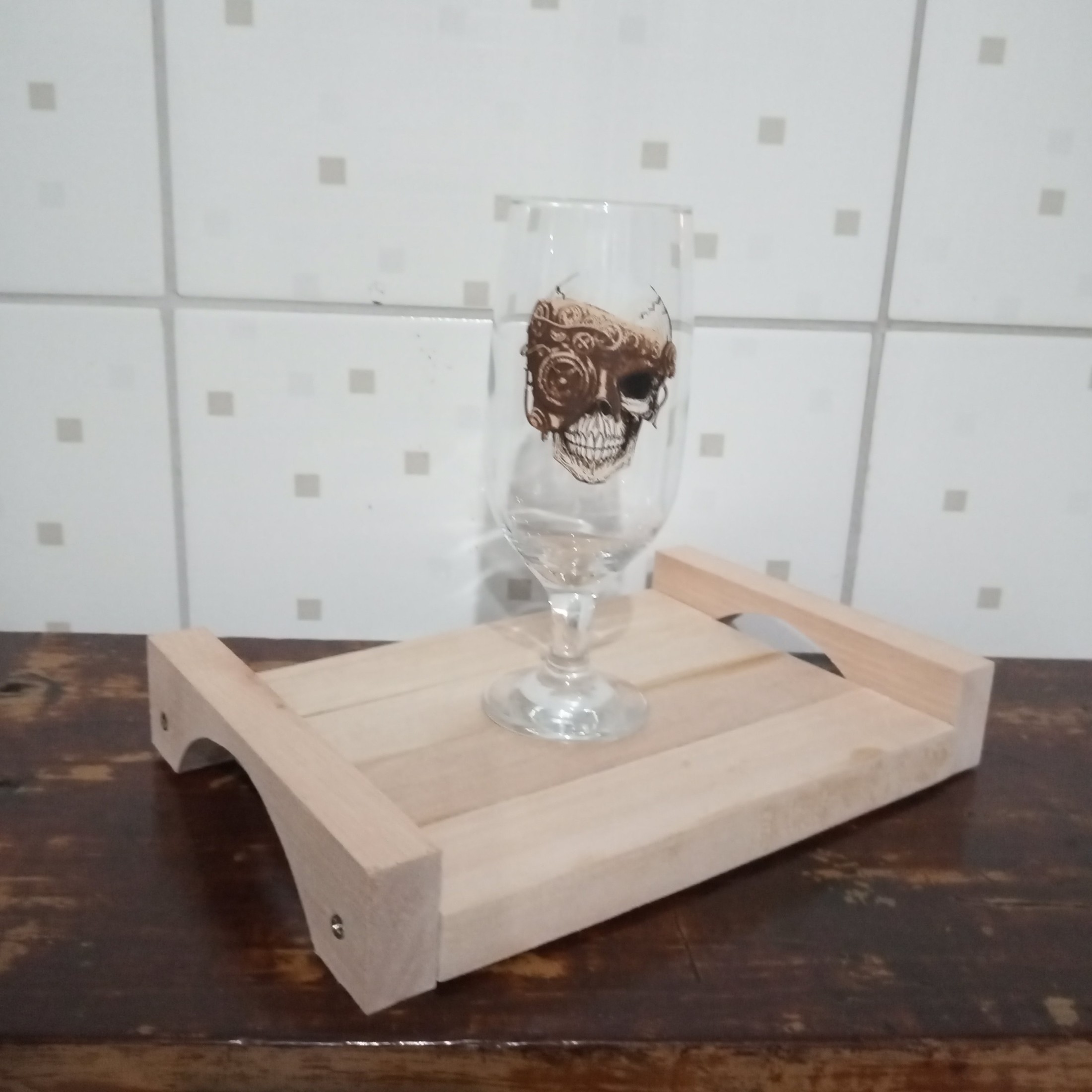 Mini-adega de madeira maciça