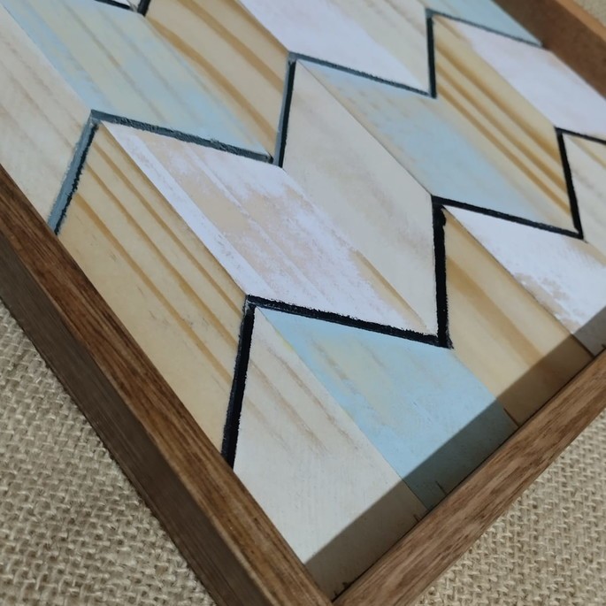 Bandeja de madeira maciça (pinus e eucalipto)