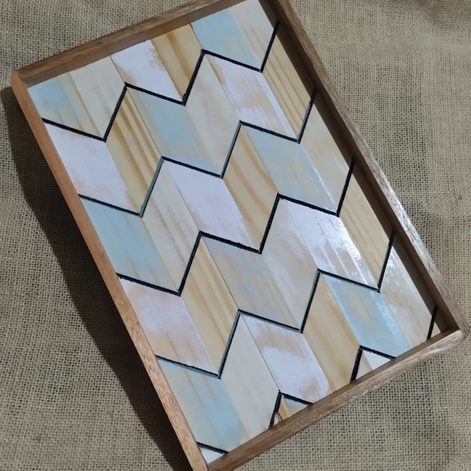 Bandeja de madeira maciça (pinus e eucalipto)