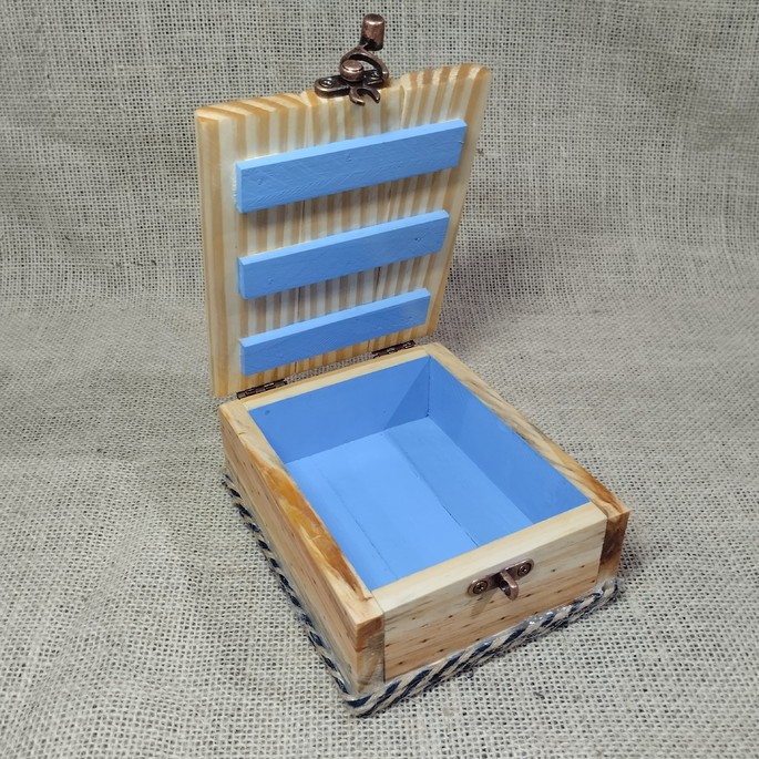 Porta-joias PEQUENO em madeira maciça com tampa