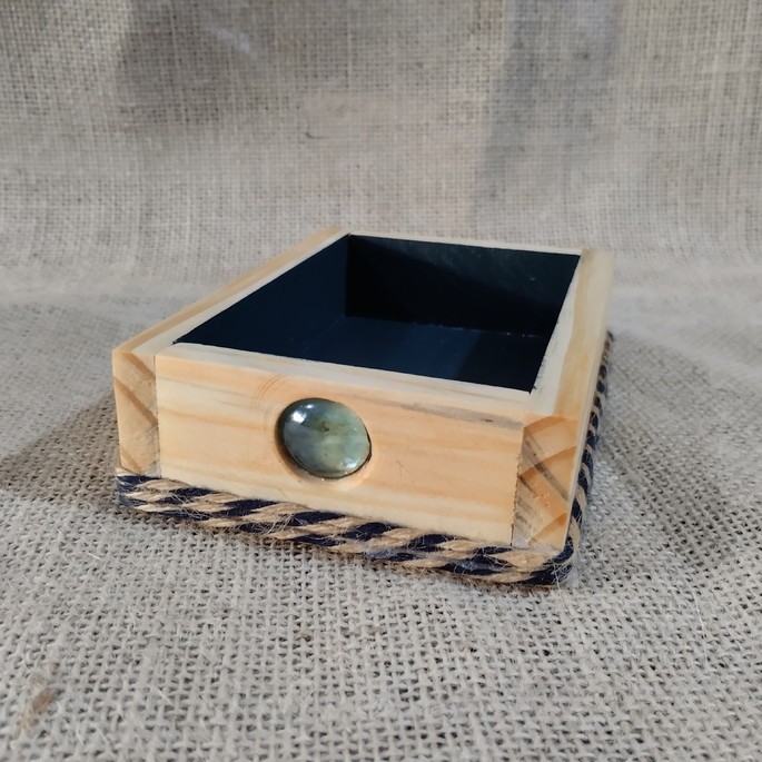 Porta-joias PEQUENO em madeira maciça sem tampa