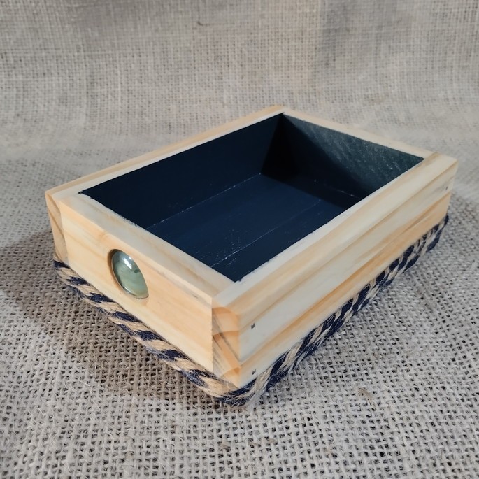 Porta-joias PEQUENO em madeira maciça sem tampa