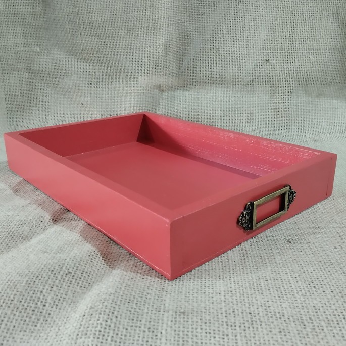 Escaninho em madeira maciça