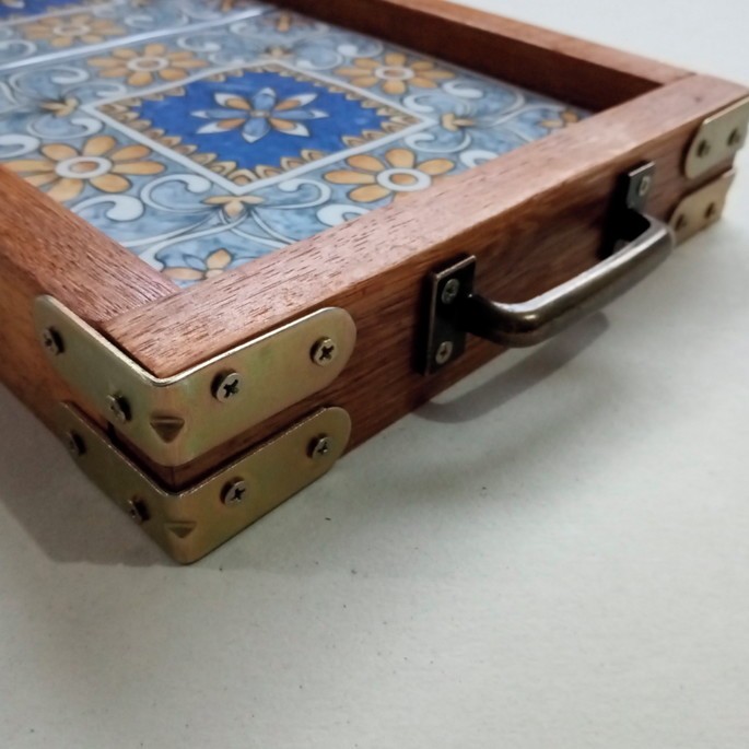 Bandeja steampunk com cerâmica